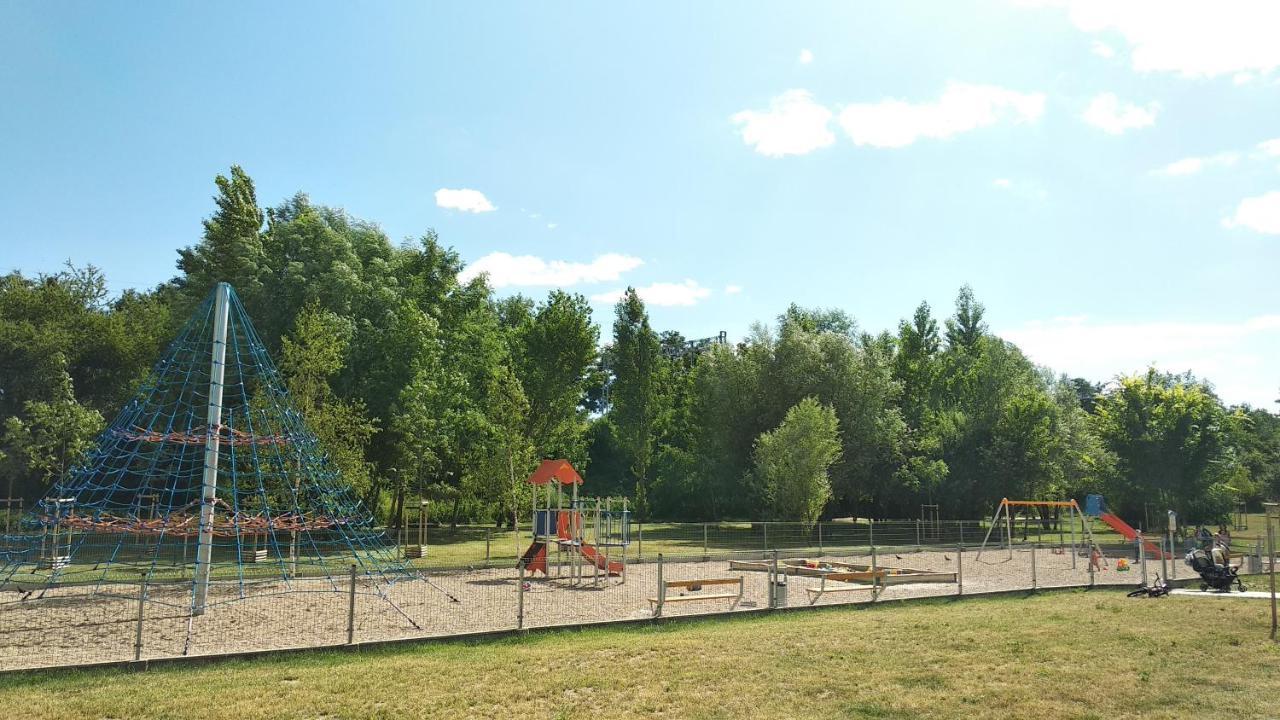 Studio Lux Gaj By Apartamenty Na Dni Wrocław Eksteriør bilde